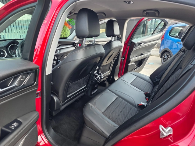 Alfa Romeo Stelvio 2.2 JTD - 210 к.с-EURO 6b-4x4-АВТОМАТИК-ШВЕЙЦАРИЯ - автомобили, коли, обяви за нови и употребявани 14