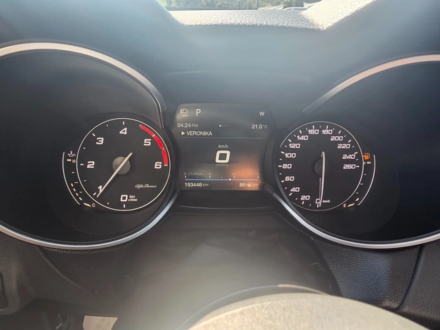 Alfa Romeo Stelvio 2.2 JTD - 210 к.с-EURO 6b-4x4-АВТОМАТИК-ШВЕЙЦАРИЯ - автомобили, коли, обяви за нови и употребявани 9