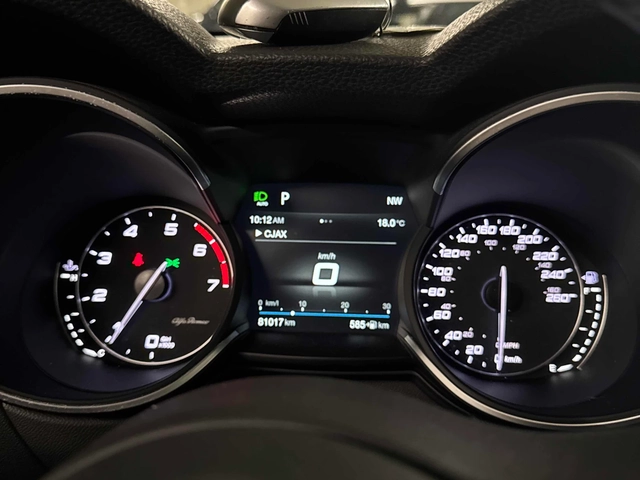 Alfa Romeo Stelvio TI* AWD* Пано* Сервизна история - автомобили, коли, обяви за нови и употребявани 5