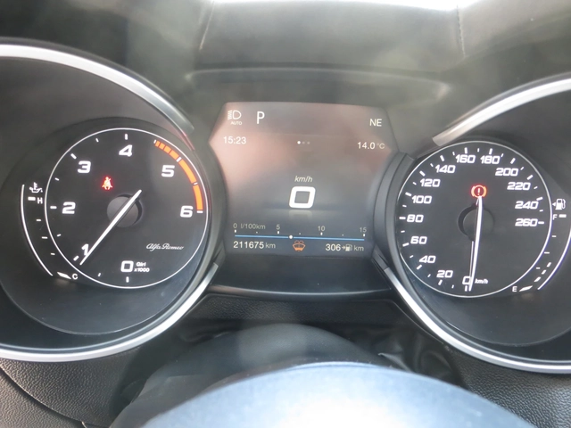 Alfa Romeo Stelvio 2, 2 VELOCE - автомобили, коли, обяви за нови и употребявани 10