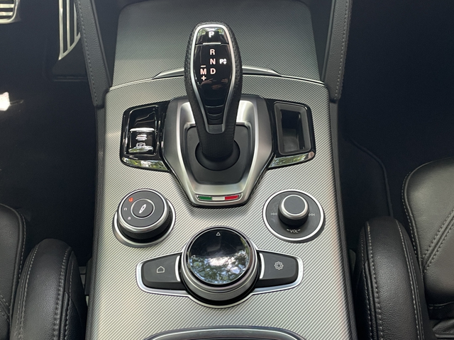 Alfa Romeo Stelvio VELOCE 2.0 Petrol 280 hp AT8 Q4 - автомобили, коли, обяви за нови и употребявани 17