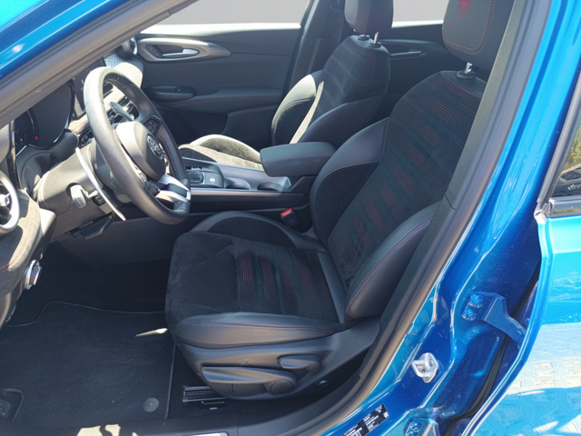 Alfa Romeo Tonale - автомобили, коли, обяви за нови и употребявани 12