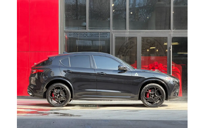 alfa-stelvio-505hp-one-owner-low-mileage-clean-carfax-quadrifog-all-wheel-drive - 1