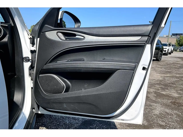 Alfa Stelvio Sport |Heated Leather |Panoroof |SafetyTech |AWD All Wheel Drive - автомобили, коли, обяви за нови и употребявани 18