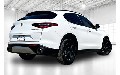 alfa-stelvio-sport-heated-leather-panoroof-safetytech-awd-all-wheel-drive - 1