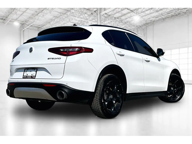 Alfa Stelvio Sport |Heated Leather |Panoroof |SafetyTech |AWD All Wheel Drive - автомобили, коли, обяви за нови и употребявани 1