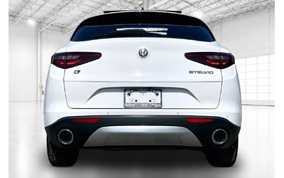 alfa-stelvio-sport-heated-leather-panoroof-safetytech-awd-all-wheel-drive - 3