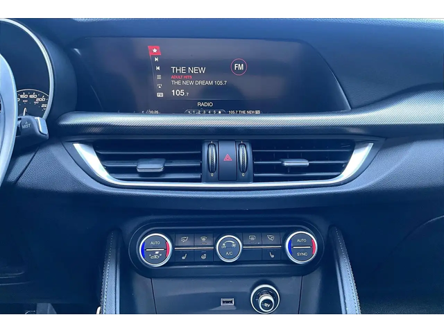 Alfa Stelvio Sport |Heated Leather |Panoroof |SafetyTech |AWD All Wheel Drive - автомобили, коли, обяви за нови и употребявани 5