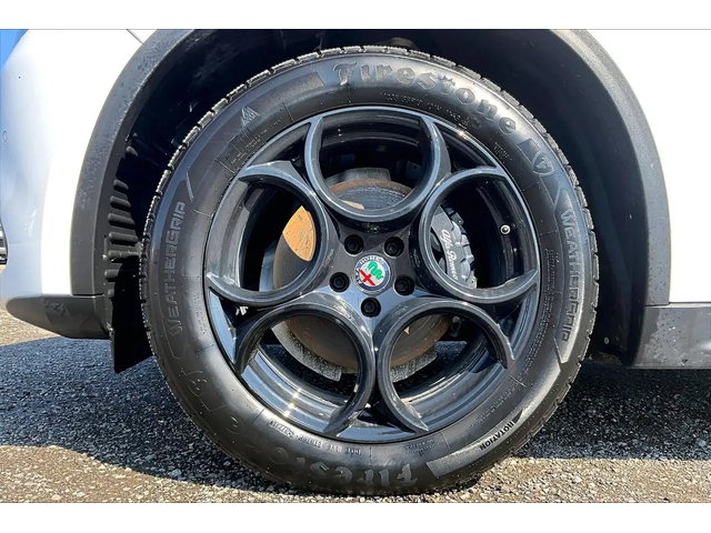 Alfa Stelvio Sport |Heated Leather |Panoroof |SafetyTech |AWD All Wheel Drive - автомобили, коли, обяви за нови и употребявани 7