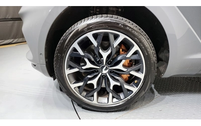 aston-martin-dbx - 4