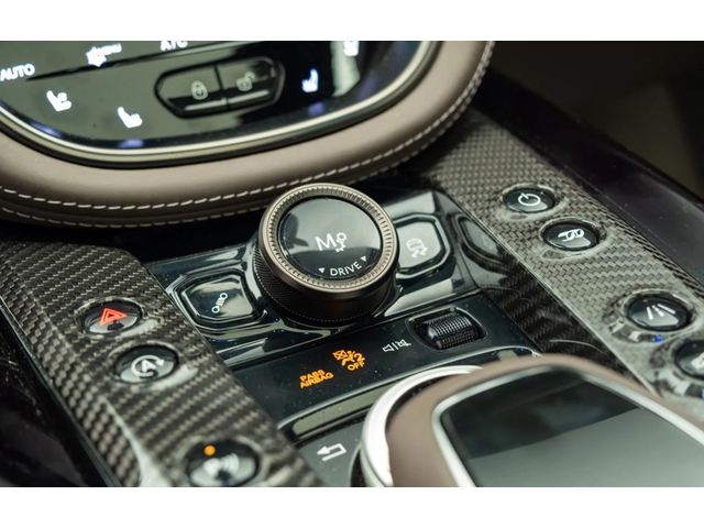 ASTON MARTIN DBX DBX 707 4.0 V8 AWD - автомобили, коли, обяви за нови и употребявани 7