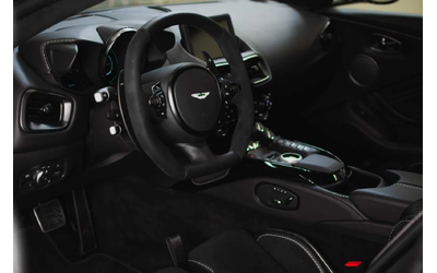 aston-martin-v12-vantage - 2