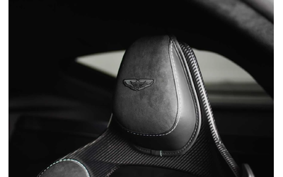 aston-martin-v12-vantage - 4