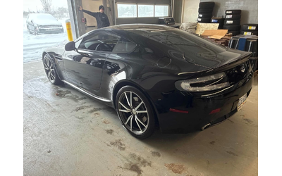 aston-martin-v8-vantage - 1