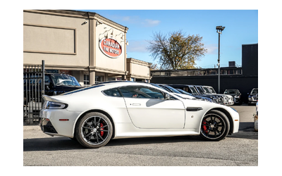 aston-martin-v8-vantage - 1