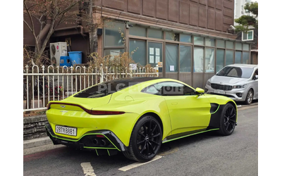 aston-martin-v8-vantage - 4