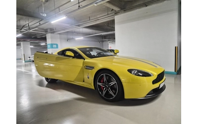 aston-martin-v8-vantage - 2