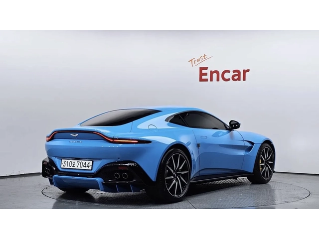 Aston Martin V8 Vantage - автомобили, коли, обяви за нови и употребявани 1