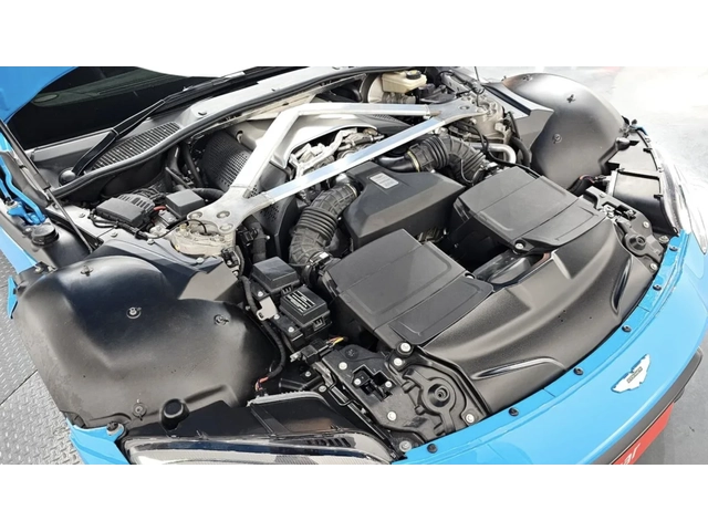 Aston Martin V8 Vantage - автомобили, коли, обяви за нови и употребявани 5