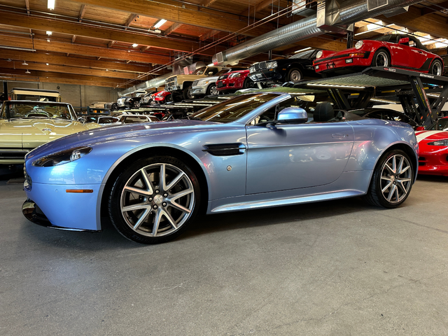 ASTON V8 Vantage 4.7L 8cyl Rear Wheel Drive - автомобили, коли, обяви за нови и употребявани 0