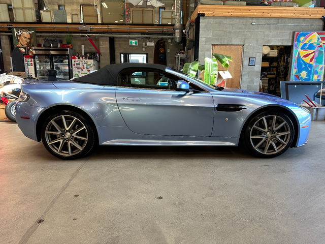 ASTON V8 Vantage 4.7L 8cyl Rear Wheel Drive - автомобили, коли, обяви за нови и употребявани 10