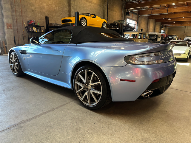 ASTON V8 Vantage 4.7L 8cyl Rear Wheel Drive - автомобили, коли, обяви за нови и употребявани 12
