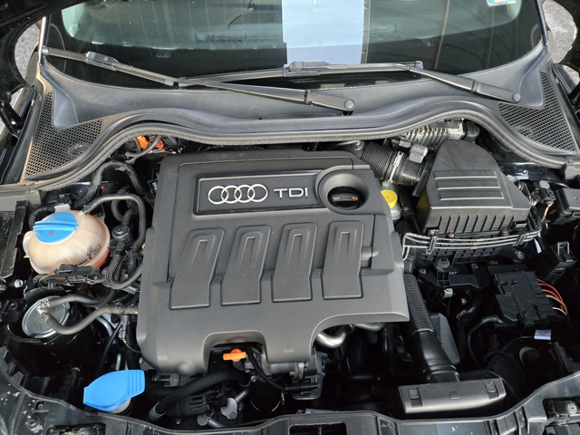 Audi A1 1.6TDI-105кс= EURO 5A - автомобили, коли, обяви за нови и употребявани 15