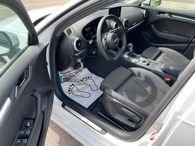 Audi A3 40 etron 2020 - автомобили, коли, обяви за нови и употребявани 12