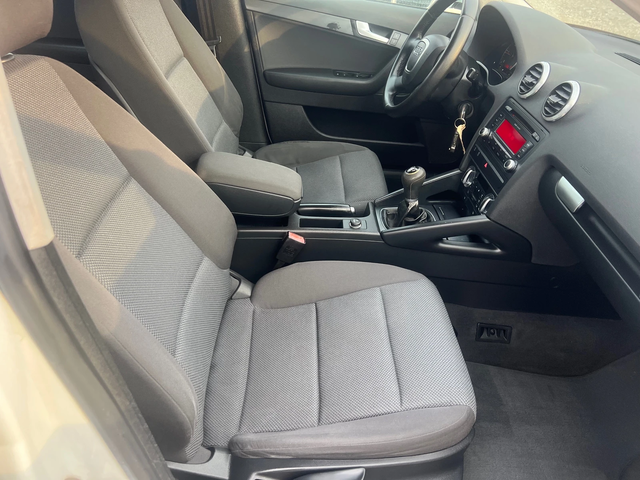 Audi A3 1.6 TDI - автомобили, коли, обяви за нови и употребявани 12