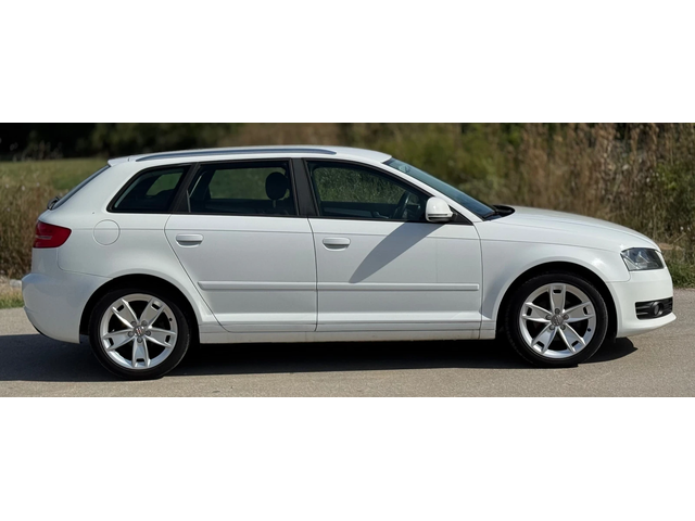 Audi A3 1.6i/102кс - автомобили, коли, обяви за нови и употребявани 6