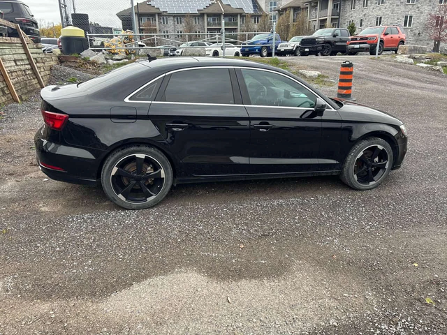 Audi A3 KOMFORT /CARFAX /Кожа/Подгрев/Панорама/4х4/Клип - автомобили, коли, обяви за нови и употребявани 3