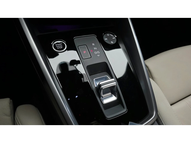 Audi A3 40 TFSI Premium | 2.0 Turbo | Панорама | - автомобили, коли, обяви за нови и употребявани 14