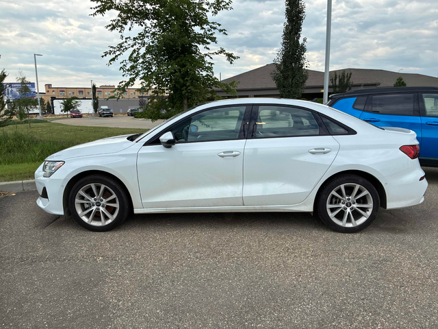 Audi A3 SEDAN 2.0L 4cyl AWD - автомобили, коли, обяви за нови и употребявани 1
