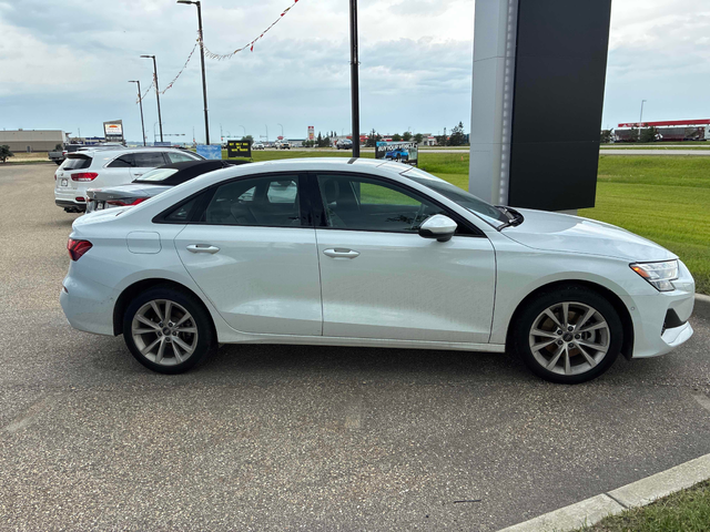 Audi A3 SEDAN 2.0L 4cyl AWD - автомобили, коли, обяви за нови и употребявани 2