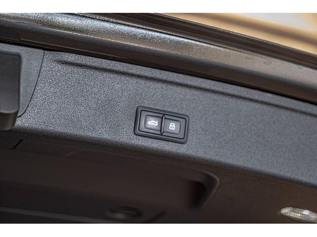 Audi A4 2.0TDI/Quattro/Distronic/Blind Assist/Lane Assist/Подгрев/Панорама/PDC/F1 - автомобили, коли, обяви за нови и употребявани 12