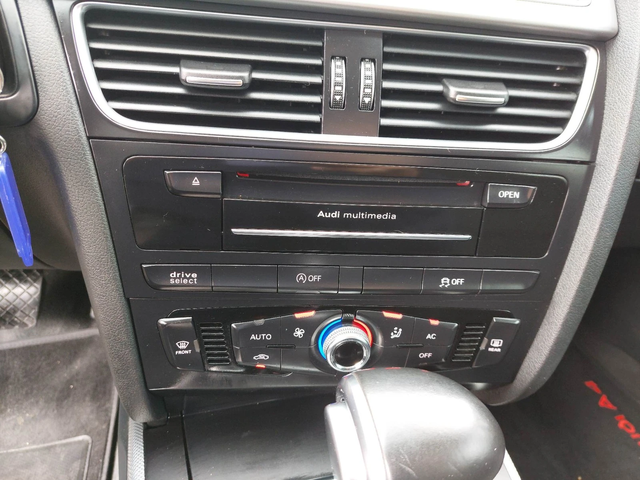Audi A4 2, 0TDI 150ps NAVI LED - автомобили, коли, обяви за нови и употребявани 11