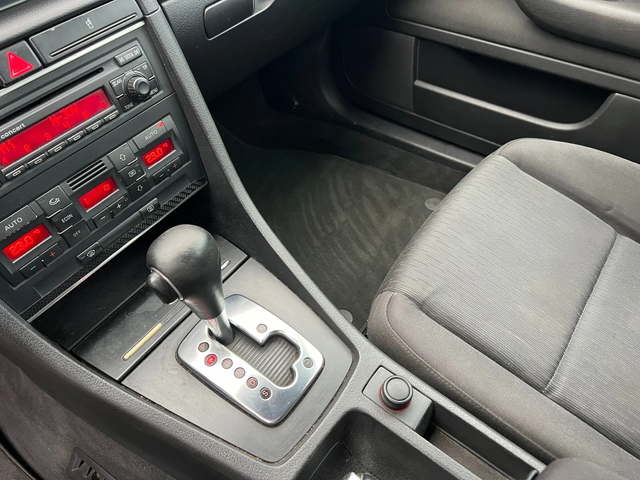 Audi A4 2.0TDI 140к.с. Автоматик/ Avant - автомобили, коли, обяви за нови и употребявани 12