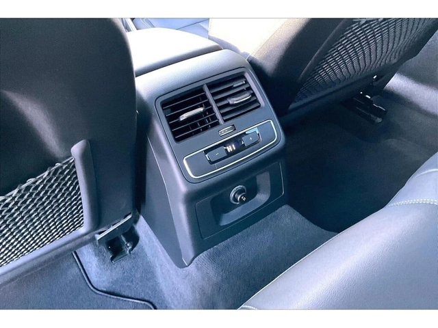 Audi A4 * Progressiv | Navigation | Heated Seats | Moonroo - автомобили, коли, обяви за нови и употребявани 15