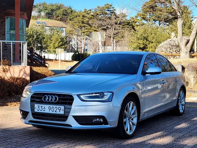 Audi A4 2.0 TDI Quattro Dynamic B8 - автомобили, коли, обяви за нови и употребявани 0