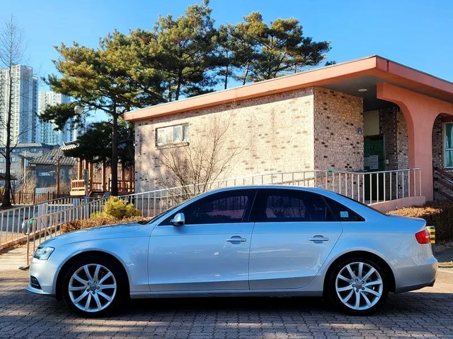 Audi A4 2.0 TDI Quattro Dynamic B8 - автомобили, коли, обяви за нови и употребявани 5