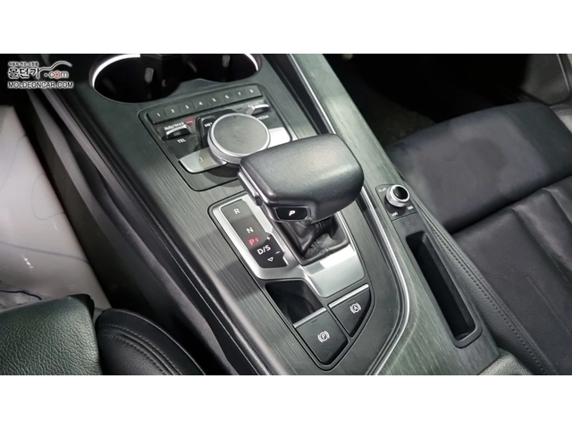 Audi A4 30 TDI Premium | Панорама | Кожен салон | - автомобили, коли, обяви за нови и употребявани 11