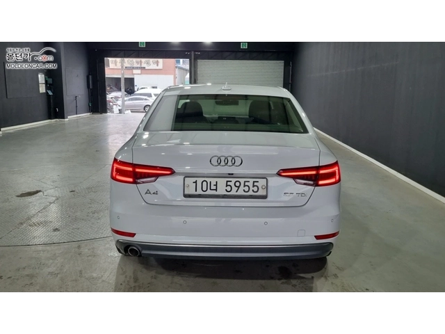 Audi A4 30 TDI Premium | Панорама | Кожен салон | - автомобили, коли, обяви за нови и употребявани 3