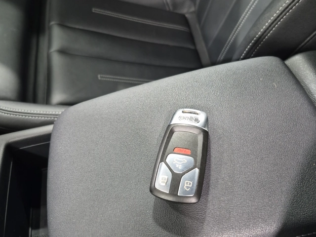 Audi A4 Progressiv / Quattro / Keyless Go / Panorama - автомобили, коли, обяви за нови и употребявани 5