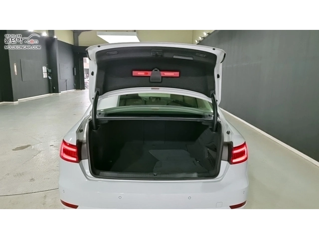 Audi A4 30 TDI Premium | Панорама | Кожен салон | - автомобили, коли, обяви за нови и употребявани 15