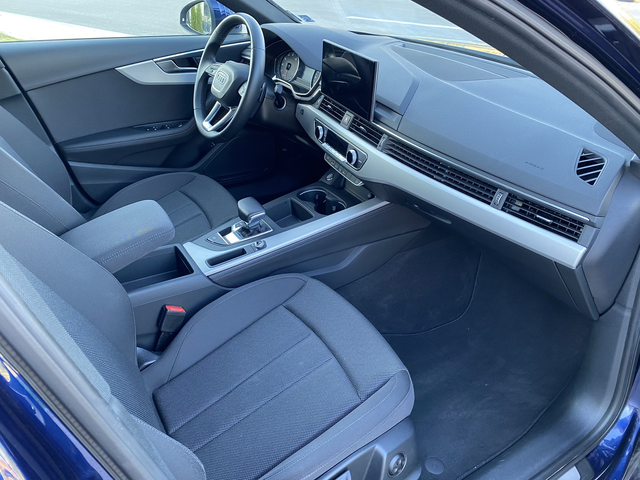 Audi A4 Design/ S tronic - автомобили, коли, обяви за нови и употребявани 10