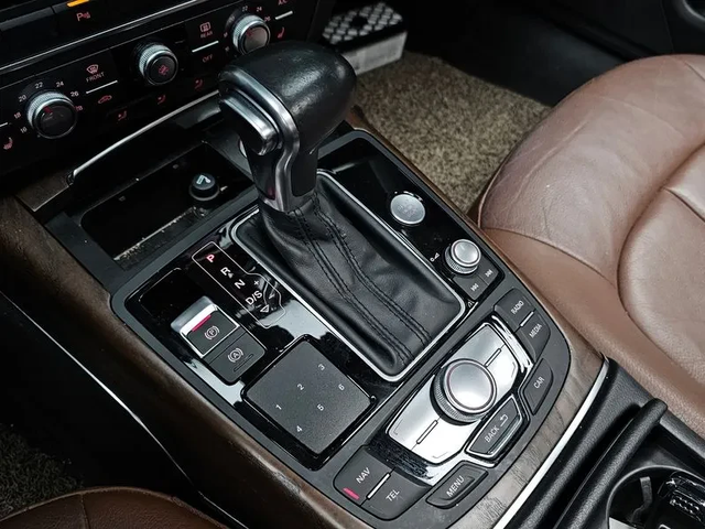 Audi A6 2.0 TDI Dynamic C7 - автомобили, коли, обяви за нови и употребявани 8