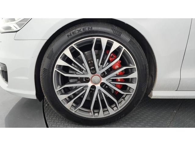 Audi A6 | HUD | 360 | Панорама - автомобили, коли, обяви за нови и употребявани 4