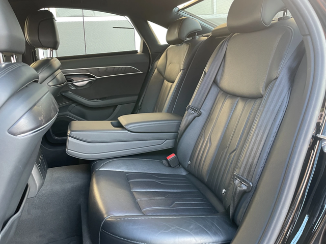 Audi A8 TFSI 55 quattro Реален пробег - автомобили, коли, обяви за нови и употребявани 12