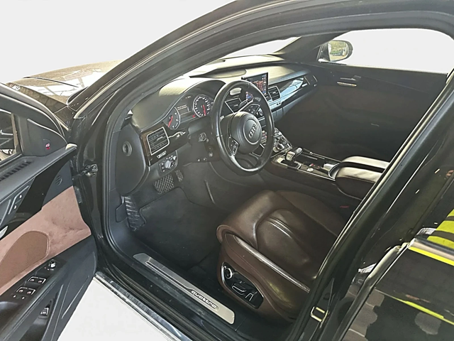 Audi A8 Очакван Внос Audi A8 4.2TDI LIMITED FULLMAX - автомобили, коли, обяви за нови и употребявани 4