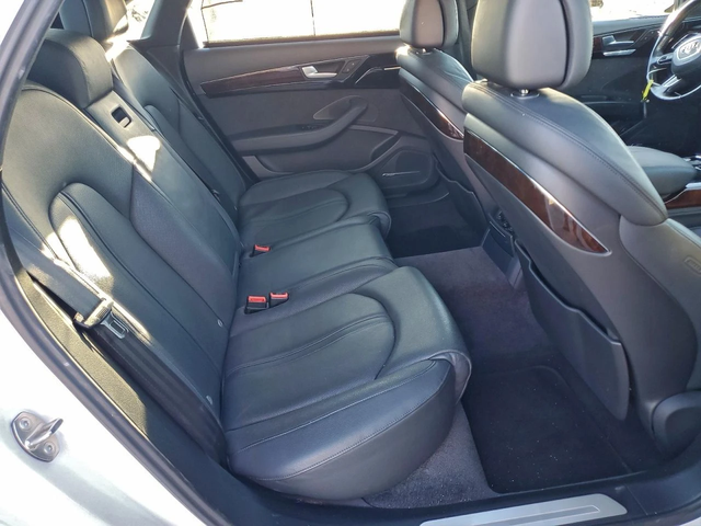 Audi A8 3.0* LONG* QUATTRO* РЕАЛНИ КМ - автомобили, коли, обяви за нови и употребявани 8